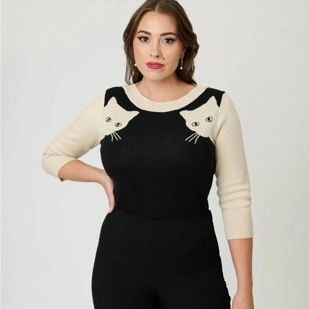 Unique Vintage Cat-Detail Scoop Neck Sweater - Picture 1 of 3